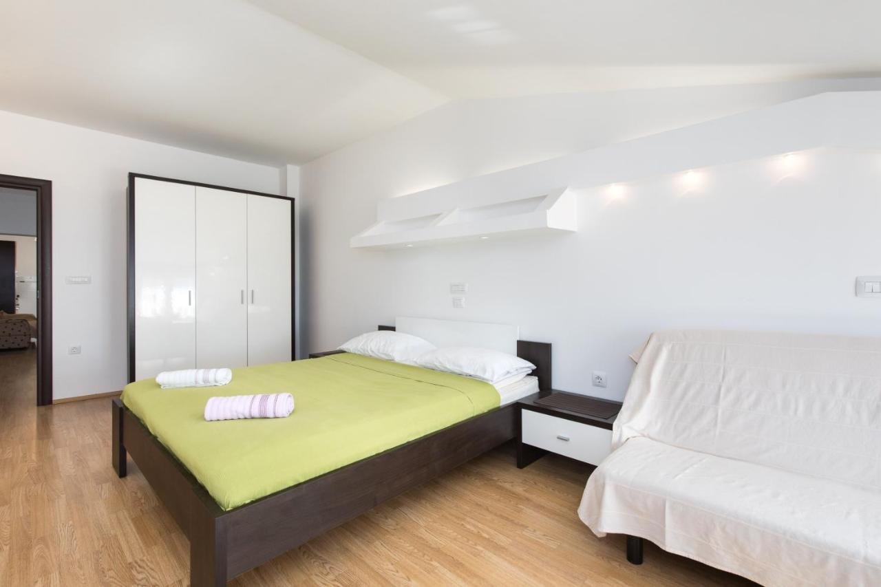 Apartments Darko Near The Sea 巴斯卡 外观 照片
