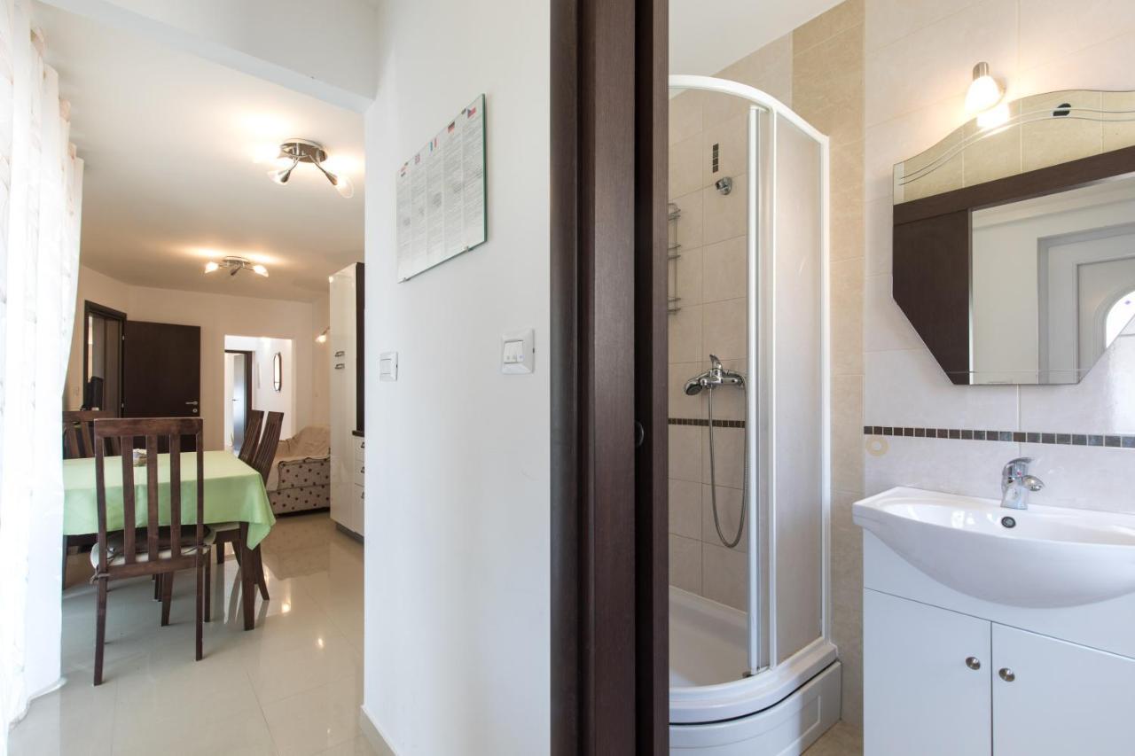 Apartments Darko Near The Sea 巴斯卡 外观 照片